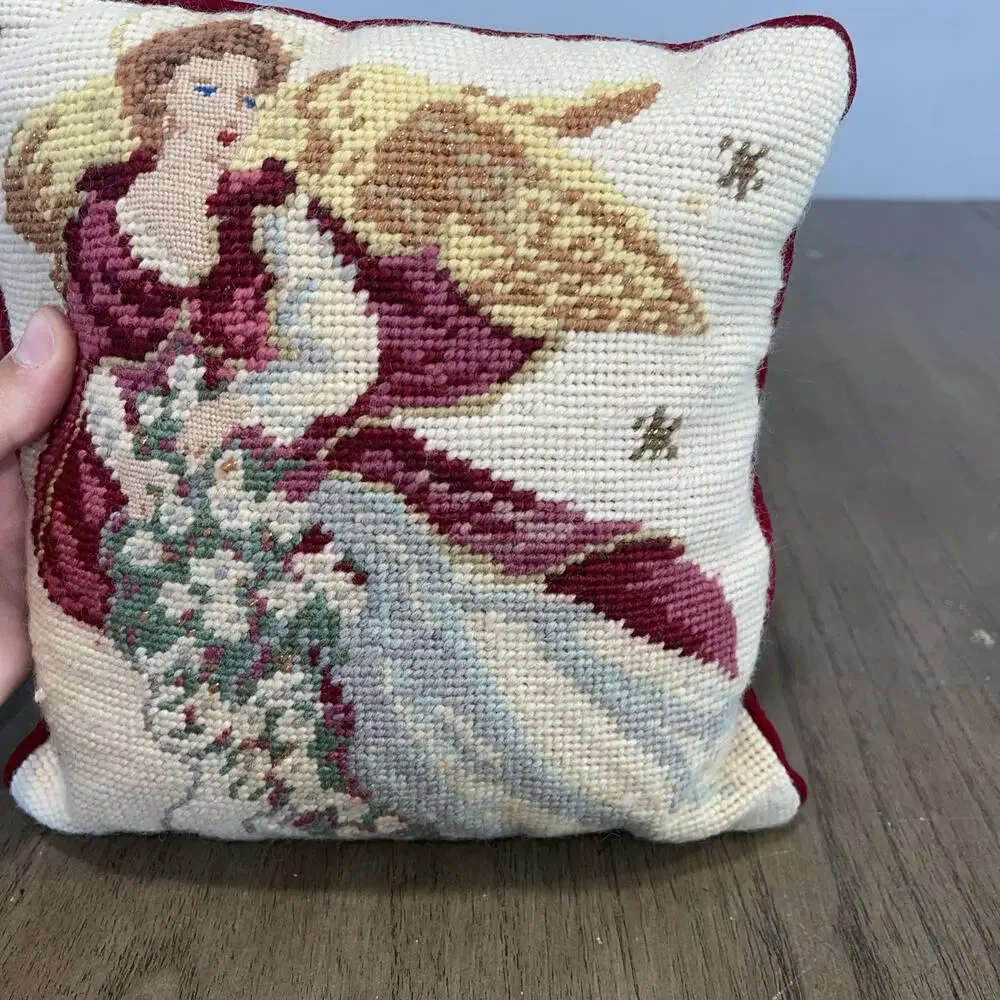 100 % wool Vintage Christmas Angel Cross-Stitch Throw Pillow 9X9